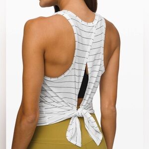 Lululemon All Tied Up Tank 4 Short Serve Stripe White Black